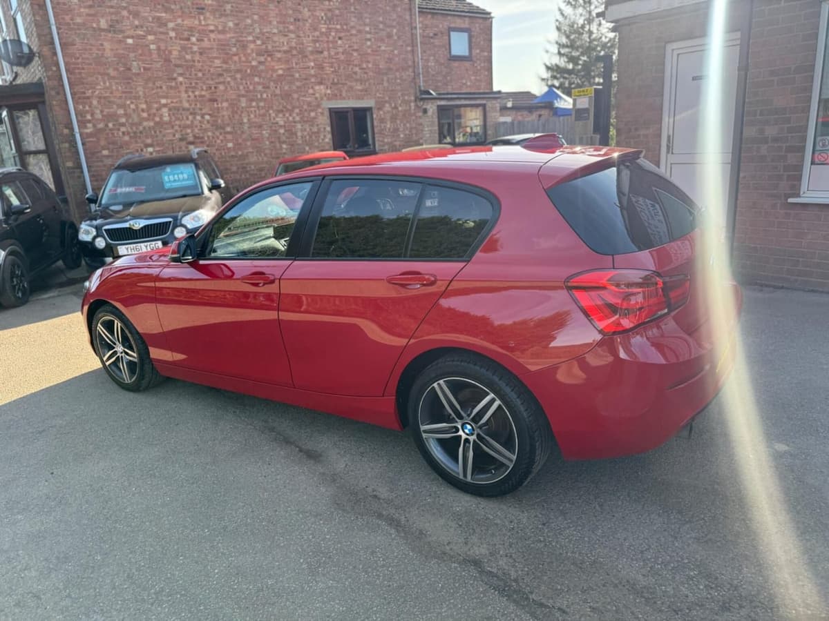 2016 BMW 1 Series - image 4